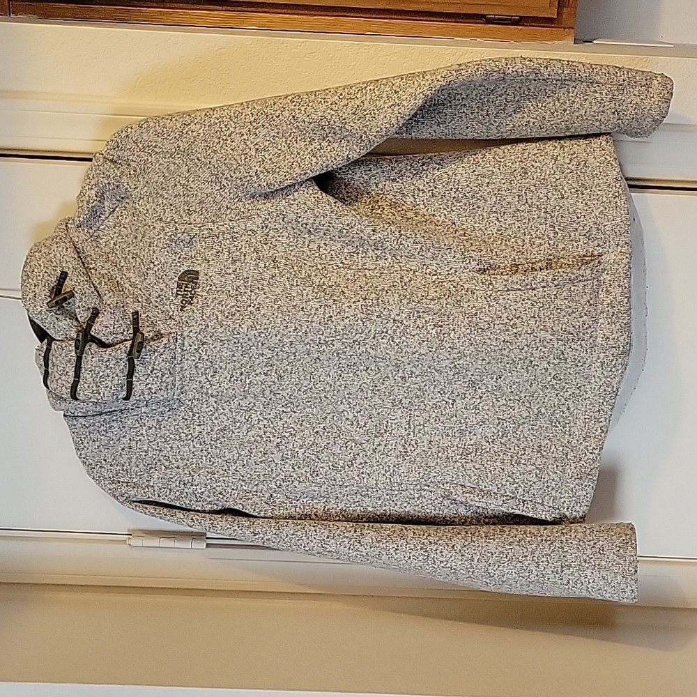 Cresent hooded fleece Northface pullover.